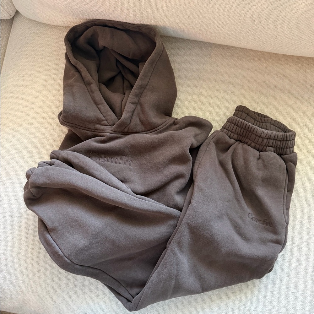 Comfrt sweatsuit